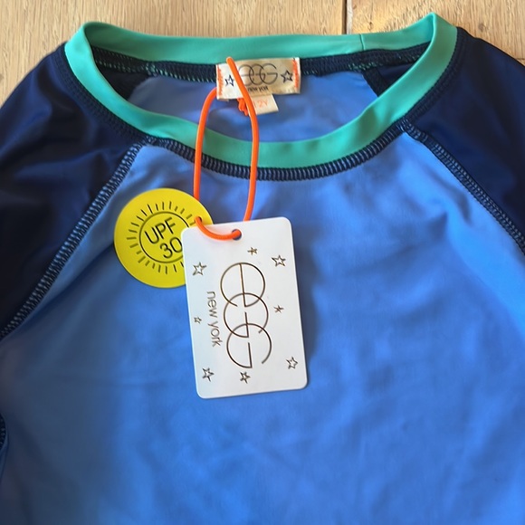 Size 12 EGG NY Classic Ronan Rashguard. - Picture 2 of 4